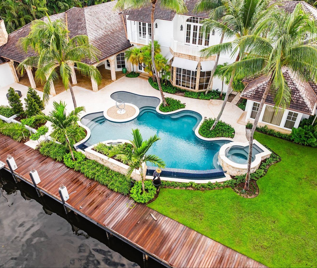Commercial landscaping and estate care for large property in Palm Beach, FL-1