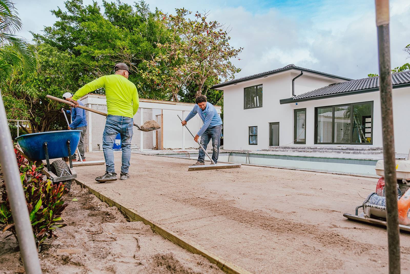 Landscape company coordinating with builders on project in Palm Beach County, FL